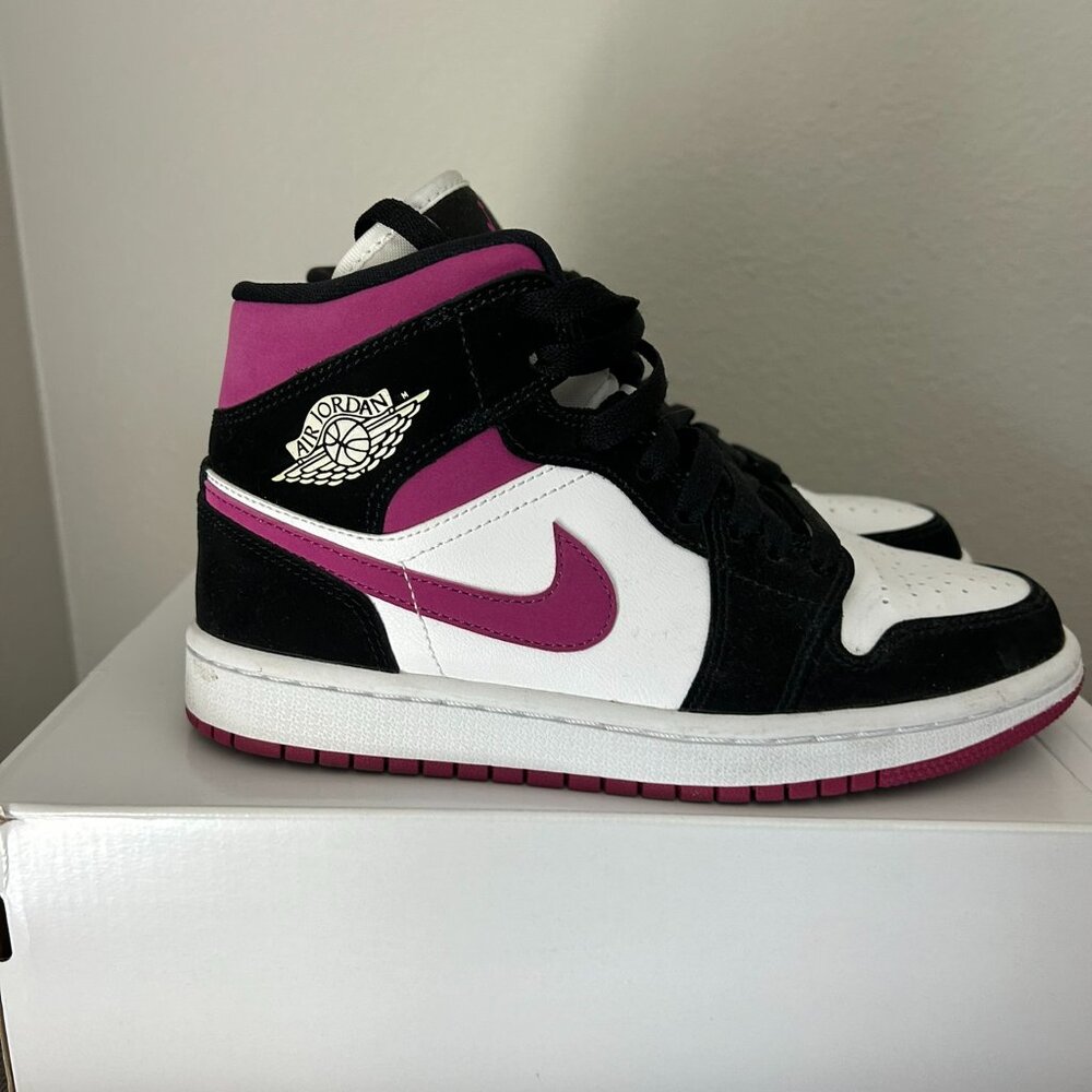 Air Jordan 1 Mid 'Cactus Flower'